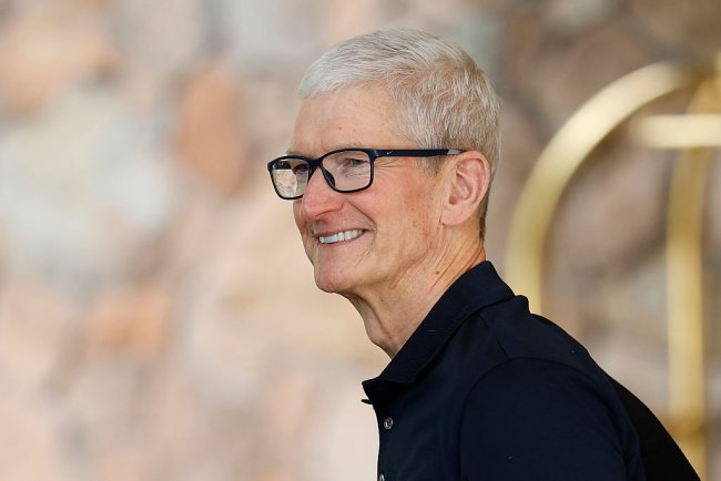 Tim Cook reportedly tells employees Apple ‘must’ win in AI