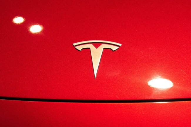 Tesla partly liable in Florida Autopilot trial, jury awards $200M in damages