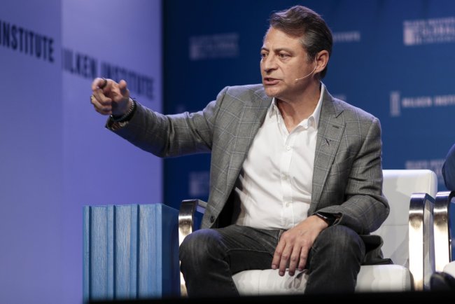 Tony Robbins and Peter Diamandis’ longevity company Fountain Life raises $18M