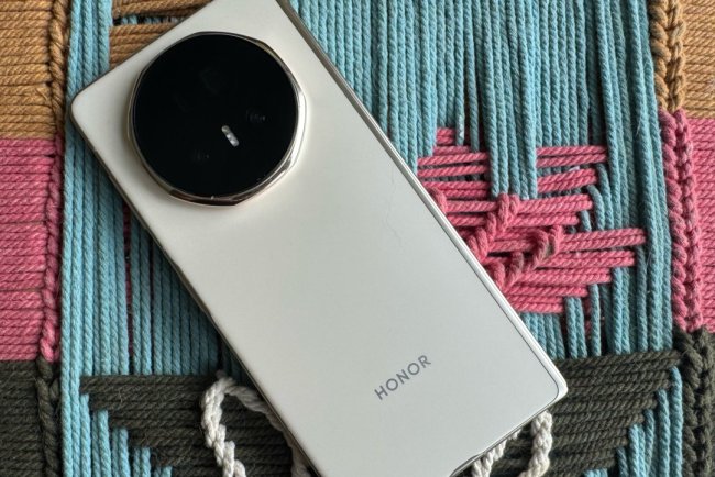 Honor’s slim Magic V5 foldable is fun to use, minus the huge camera bump